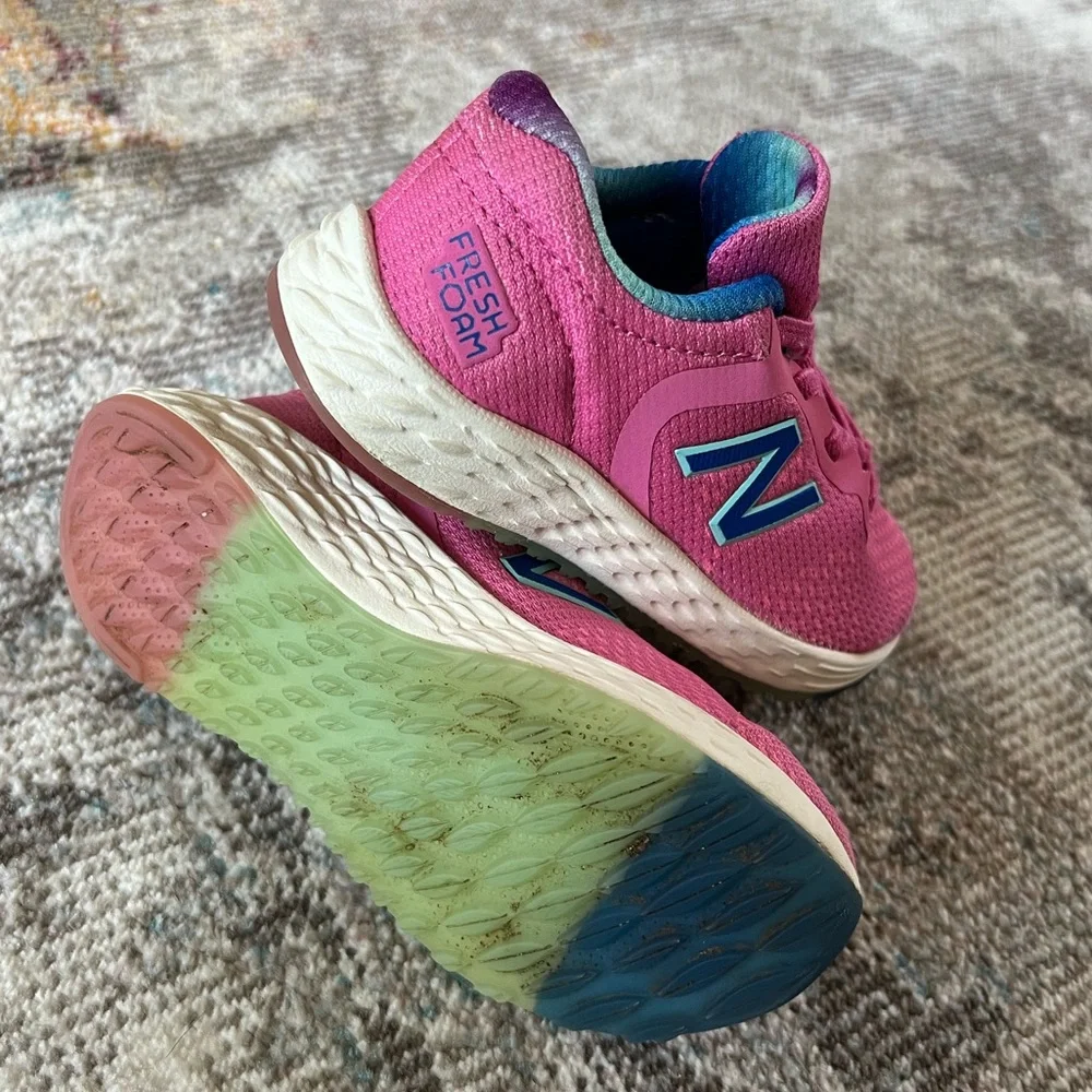 New Balance Toddler girl size 7 pink New Balance sneaker shoe blue details EUC - Picture 11 of 12